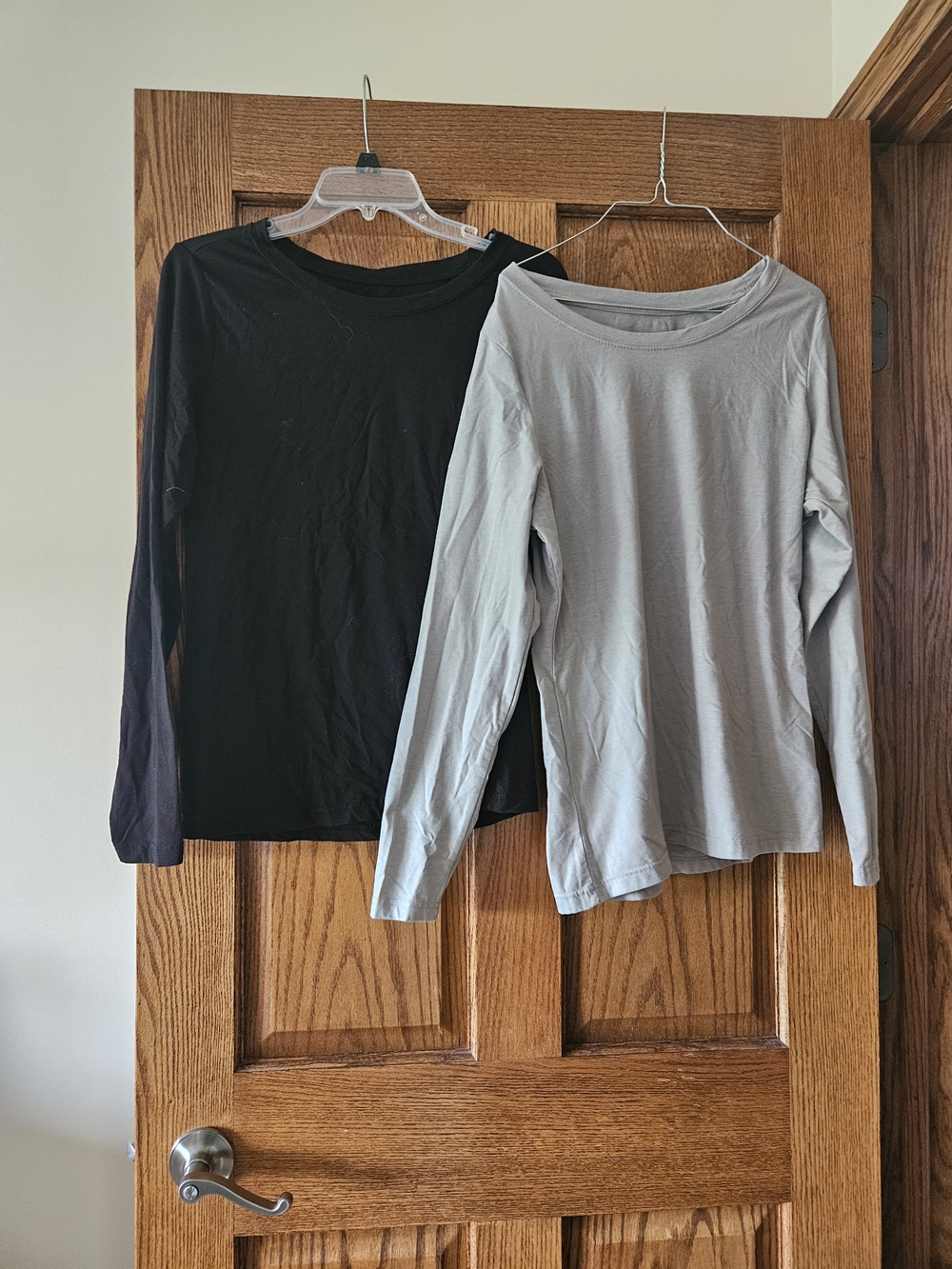 Classic Long-Sleeve Crew Neck Top - Black & Light Gray